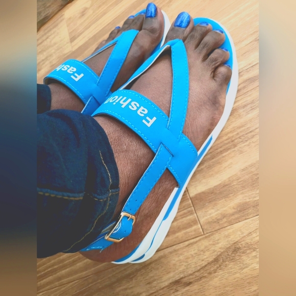 Sandals - Picture 2 of 5